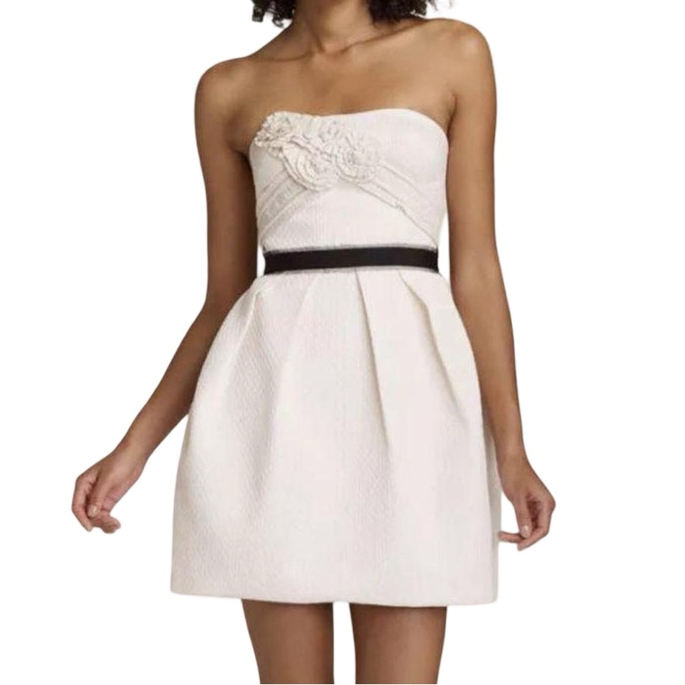 BCBGMaxAzria Removable Straps Cocktail Dress. Item 0304